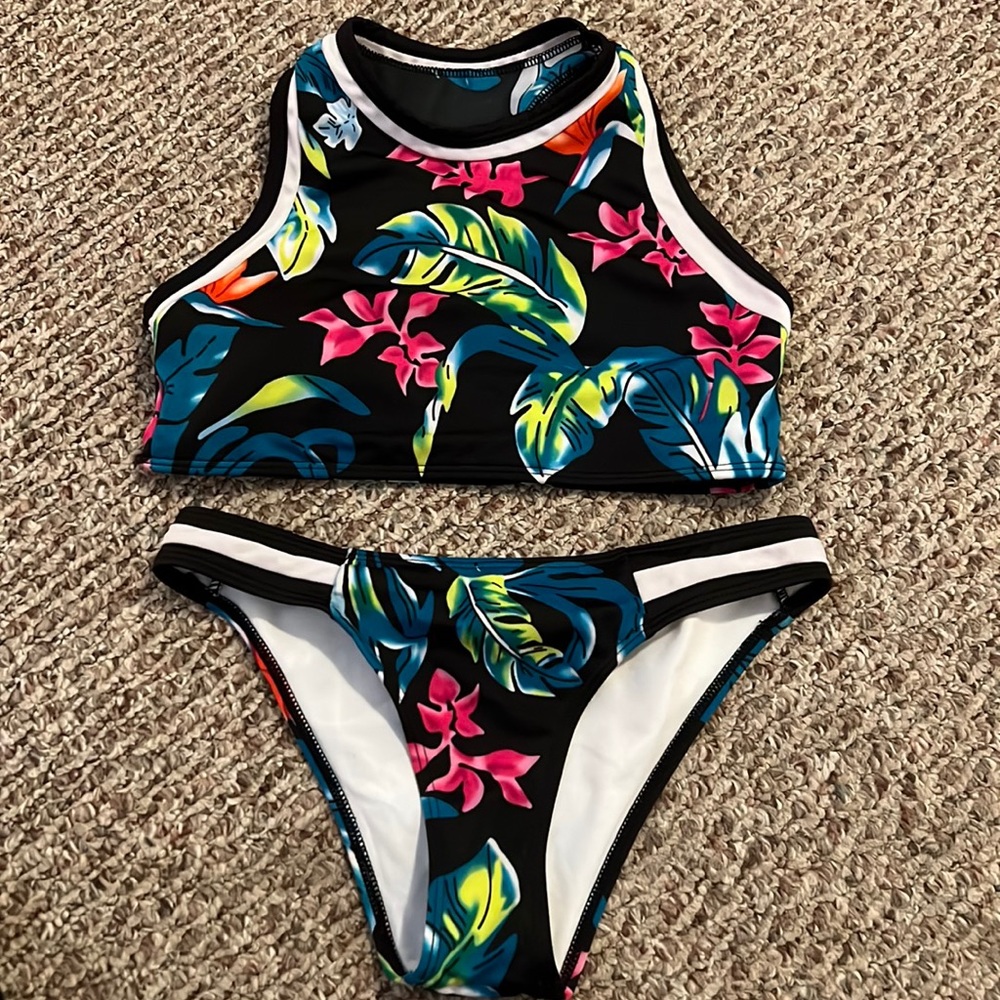 🌞 (3/$25) Cup she bathing suit set